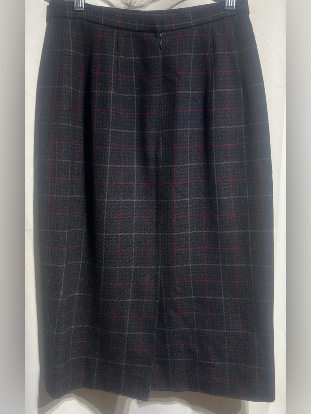 Pendleton 100% Wool Charcoal Gray Burgundy Plaid Midi Skirt Size 6 - Picture 3 of 11